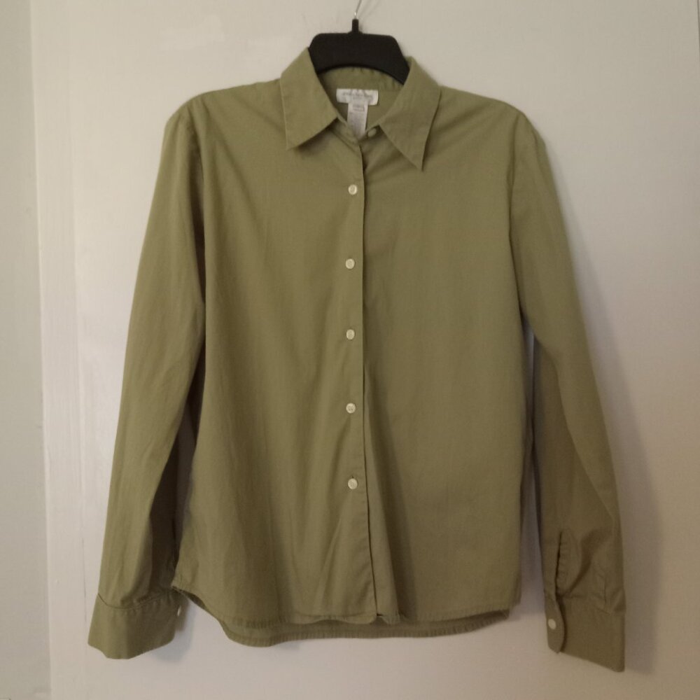 Jones New York Sport Button down shirt cotton light olive green color EUC 8